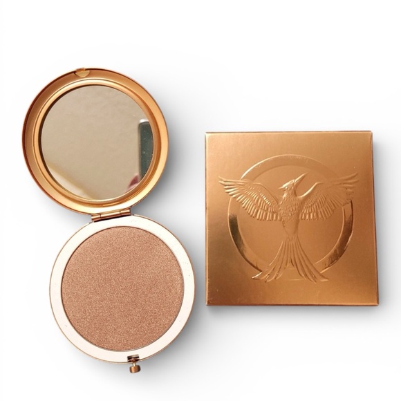 Storybook Cosmetics Other - Storybook Cosmetics World Of Hunger Games Pressed Powder Compact-Revolution